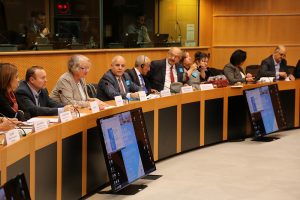Une mer Méditerranée sans plastique en gestation : les membres du Parlement et les principales parties prenantes discutent de l’état d’avancement des travaux et des avancées réalistes